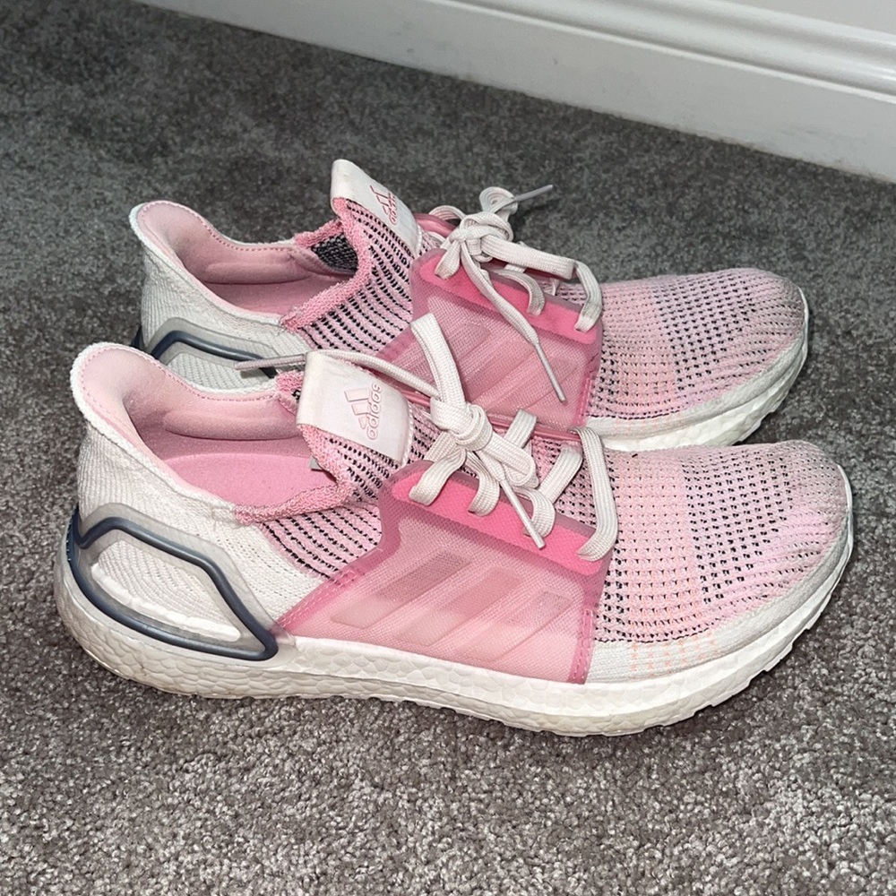 ADIDAS ULTRABOOST- PINK